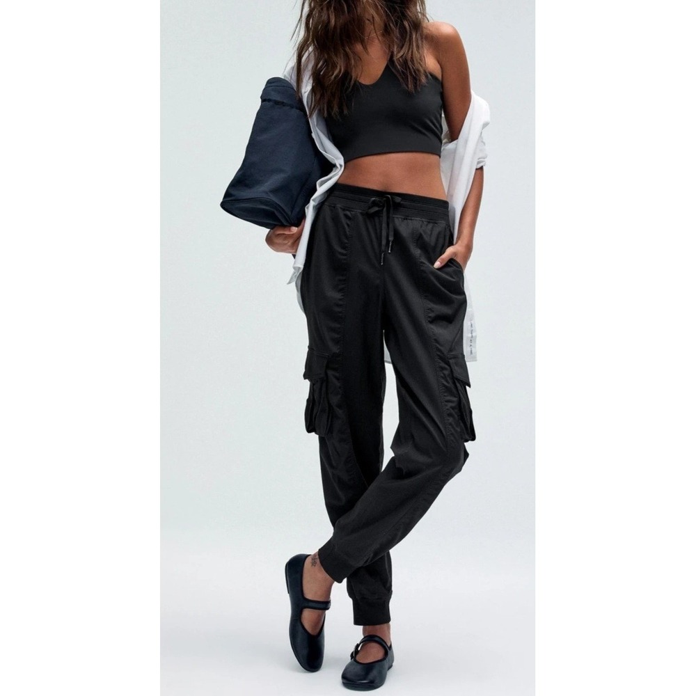 Lululemon Dance Studio Relaxed Fit Mid Rise Cargo Jogger Black LW5CICS Sz Large